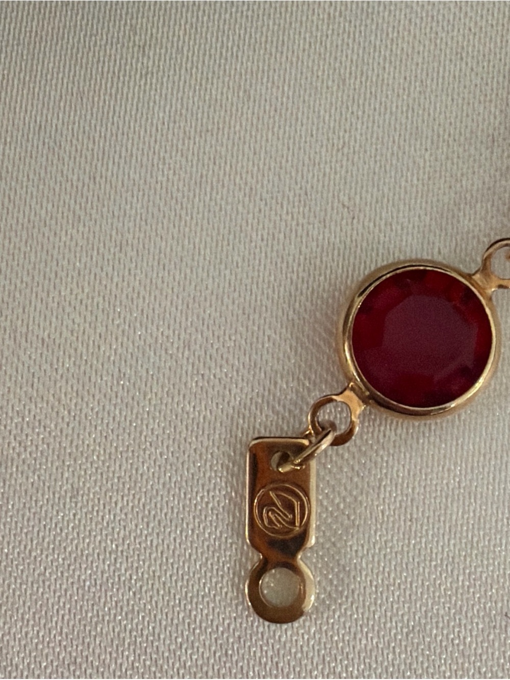 Vintage Swarovski Gold Tone and Red Crystal Bracelet 8 Inches - Picture 9 of 11